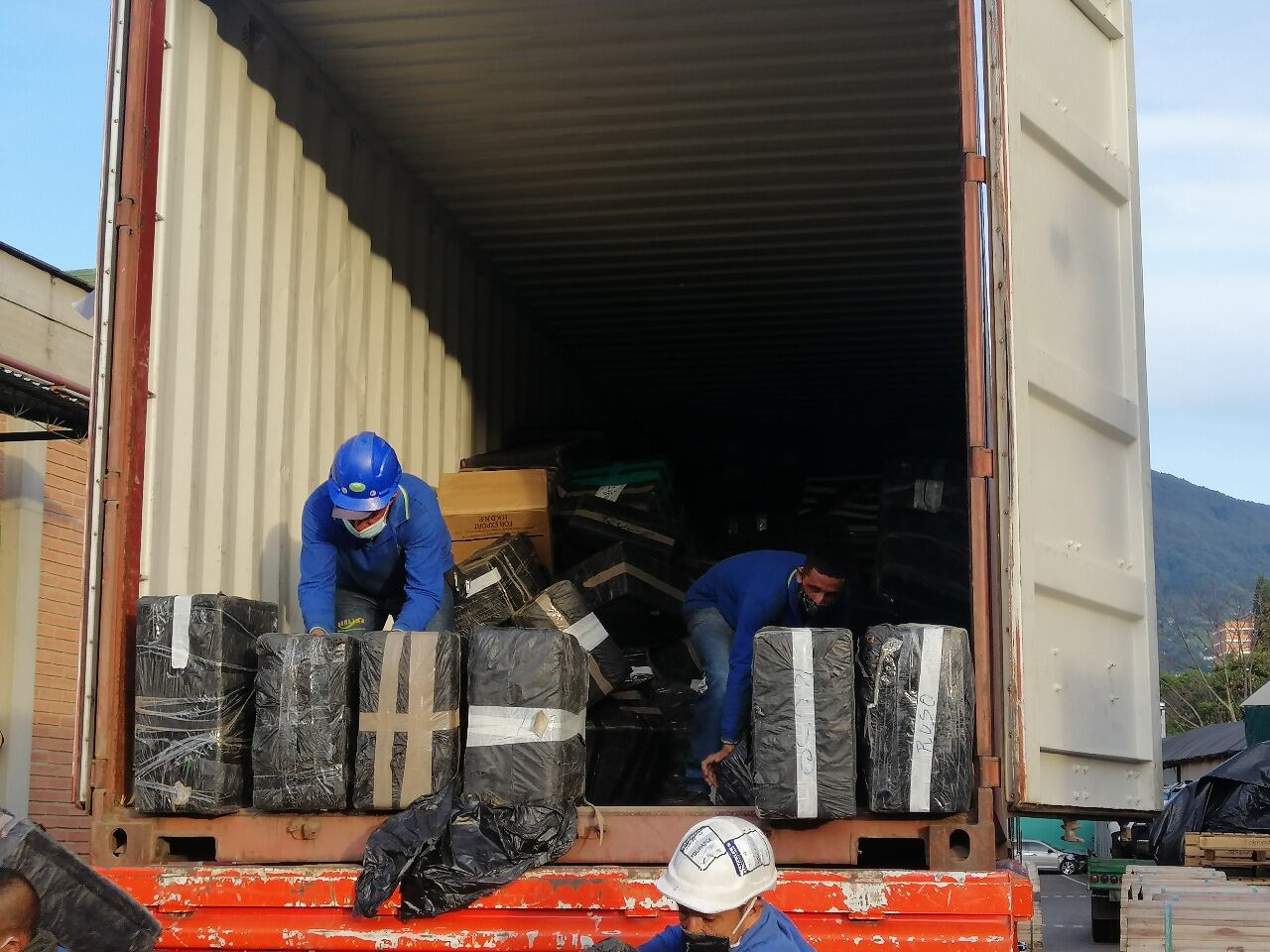 La Policía propinó un importante golpe a las finanzas del Clan del Golfo. Capturaron a 18 integrantes dedicados al contrabando.