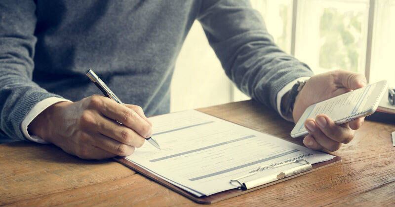 A partir del 11 de abril de 2025, todo ciudadano extranjero mayor de 14 años que permanezca en Estados Unidos por más de 30 días deberá registrarse ante el Servicio de Ciudadanía e Inmigración