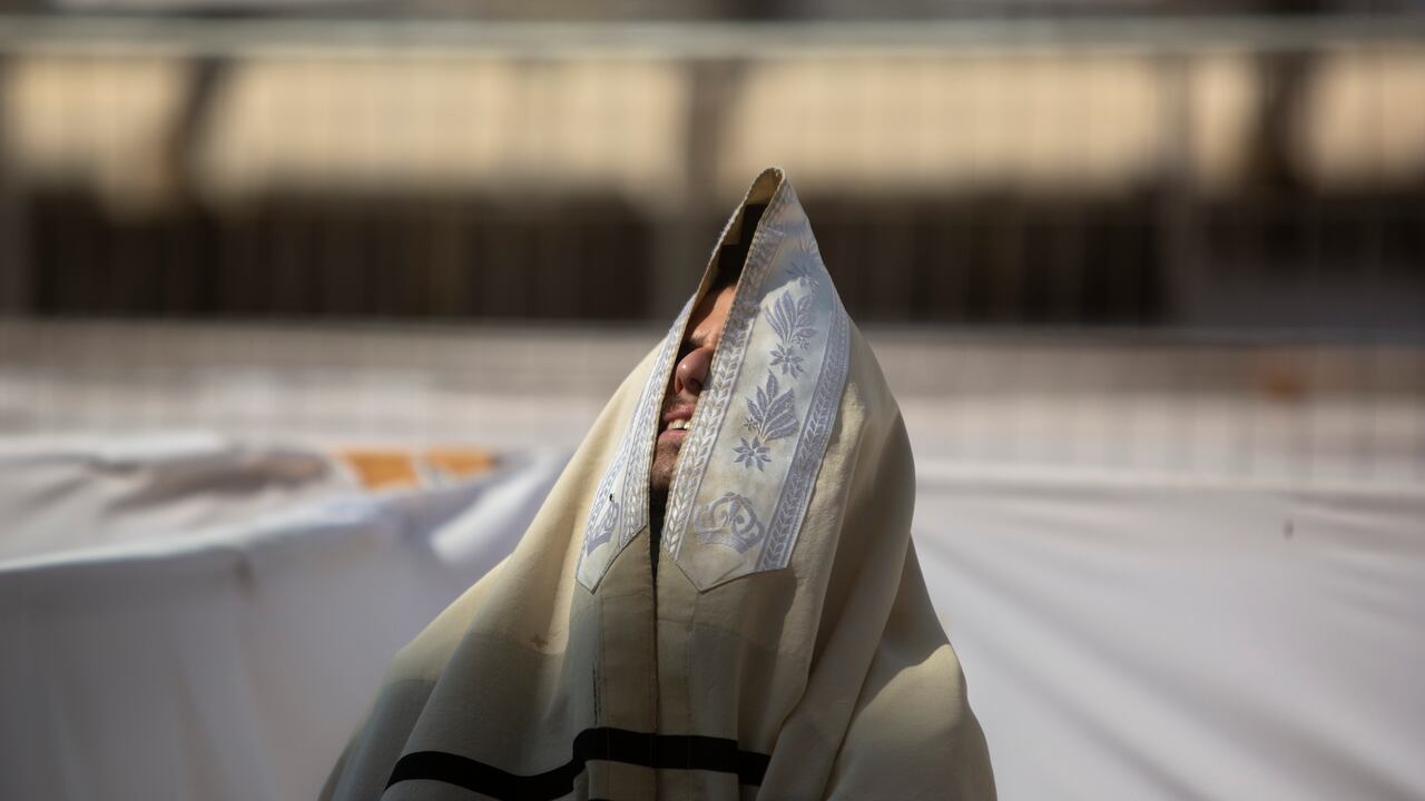 Por primera vez en la historia, la temporada de las fiestas judías se celebrará de manera aislada y bajo estrictas restricciones por cuenta de la pandemia.