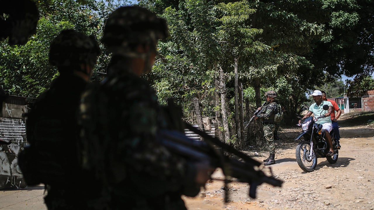 El Ministerio de Defensa anunció el refuerza de seguridad en Huila y Tolima.
