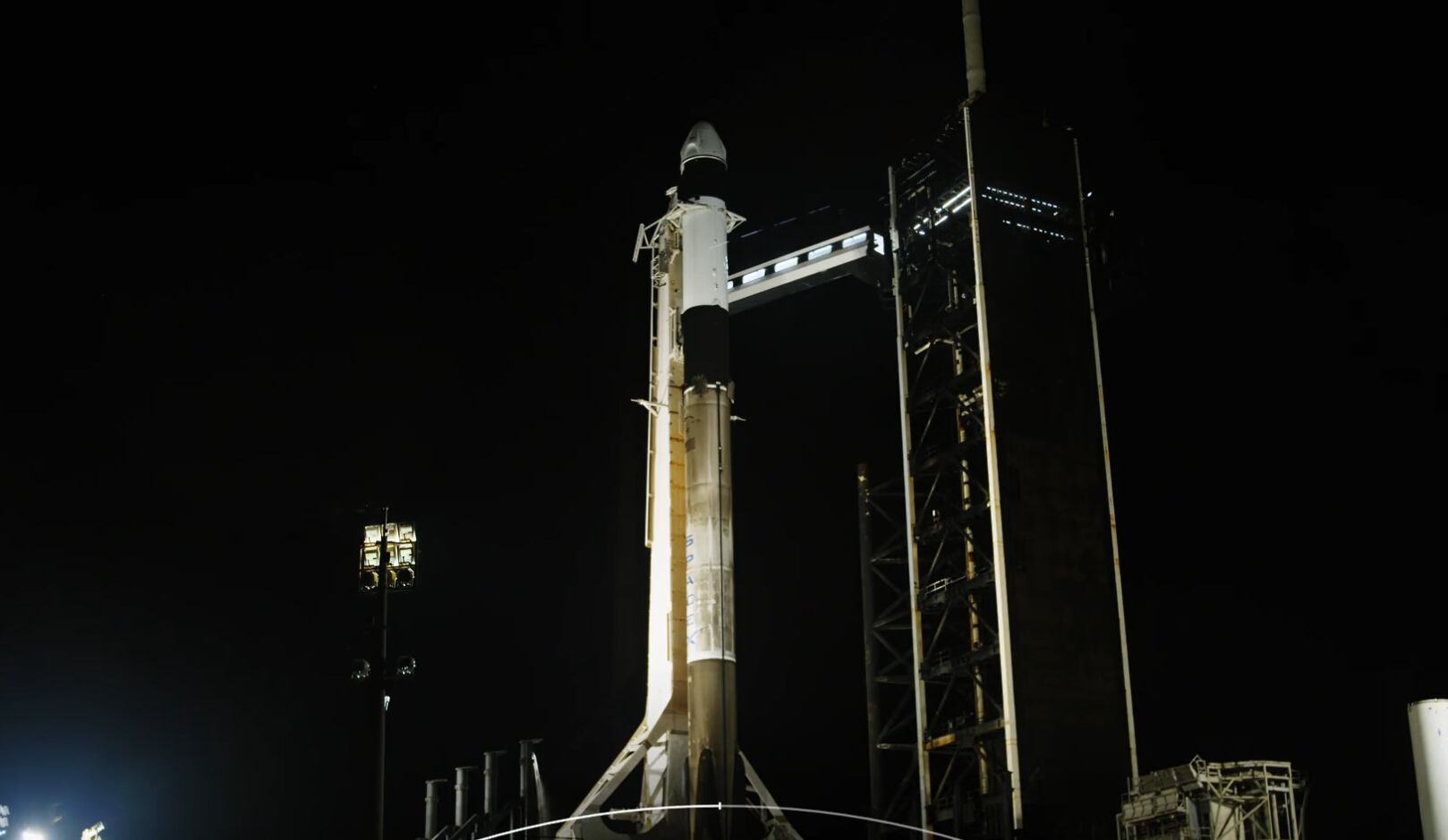 Dragon transportará a un empresario, una ingeniera, un médico y una cineasta en Fram2.