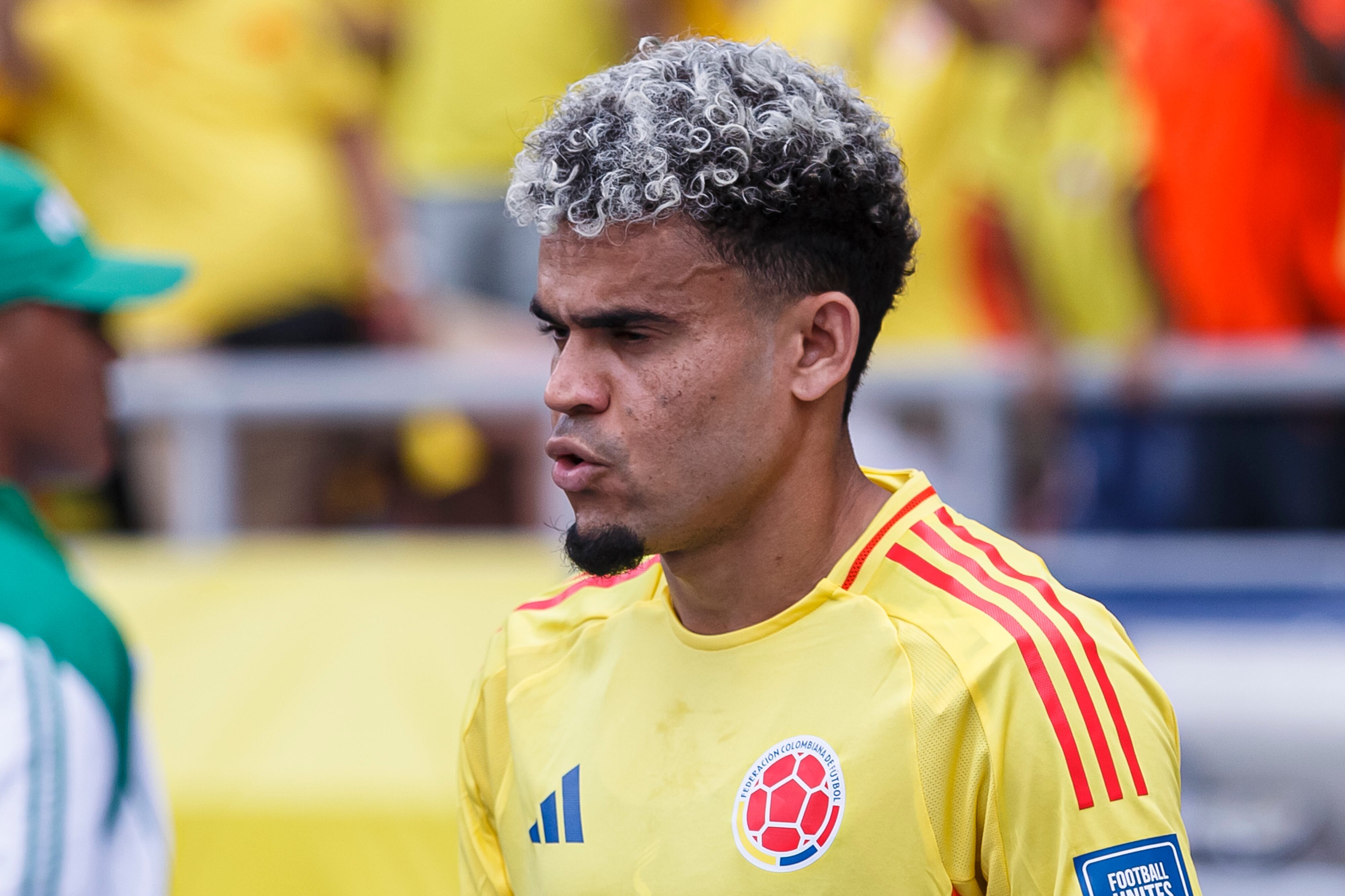 BARRANQUILLA, COLOMBIA - SEPTEMBER 10: Luis Diaz of Colombia getting into the field during the FIFA World Cup 2026 Qualifier match between Colombia and Argentina at Roberto Melendez Metropolitan Stadium on September 10, 2024 in Barranquilla, Colombia. (Photo by Martín Fonseca/Eurasia Sport Images/Getty Images)