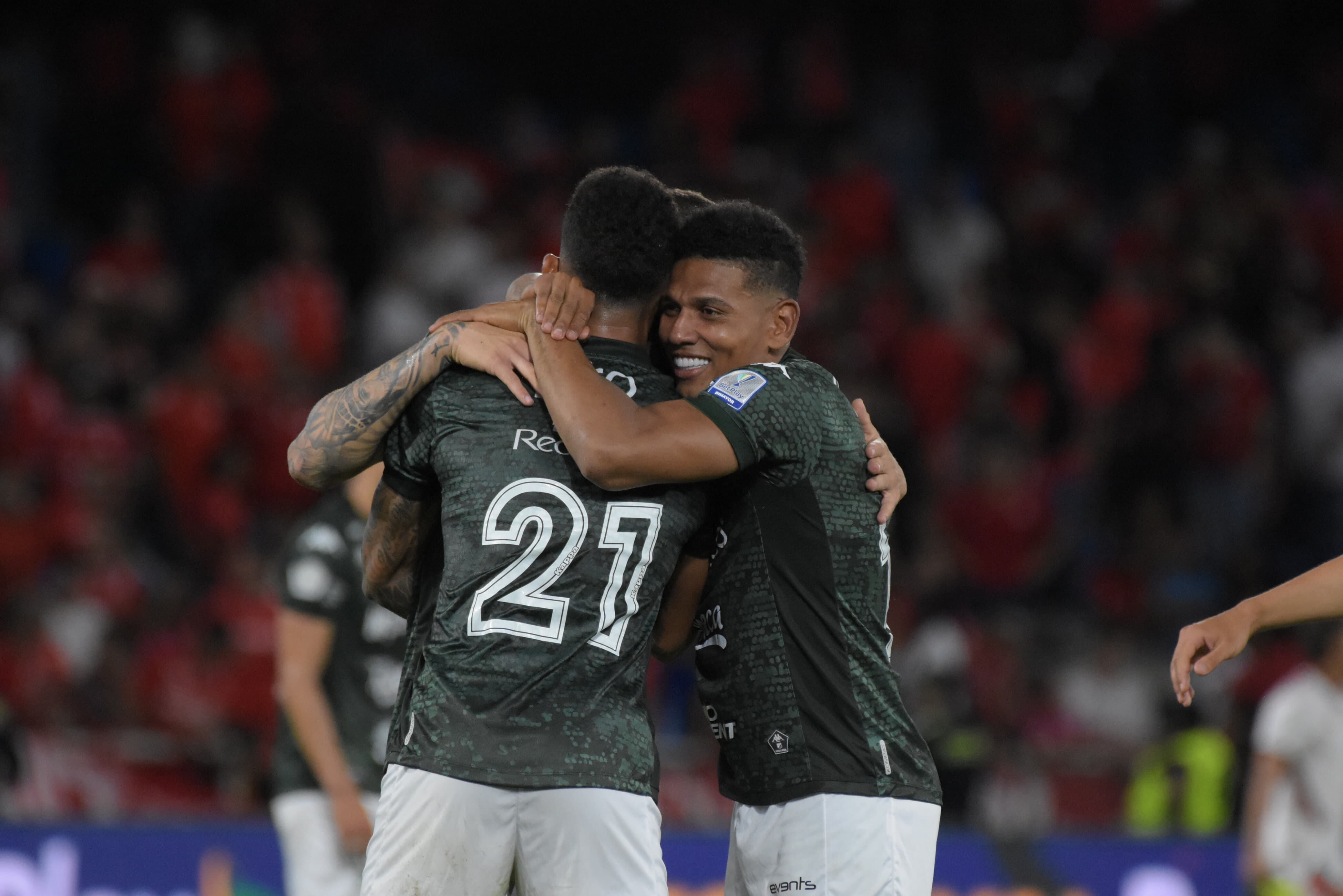 Momentos del partido entre América y Deportivo Cali por el clásico vallecaucano de la fecha 16 de la Liga II-2024.