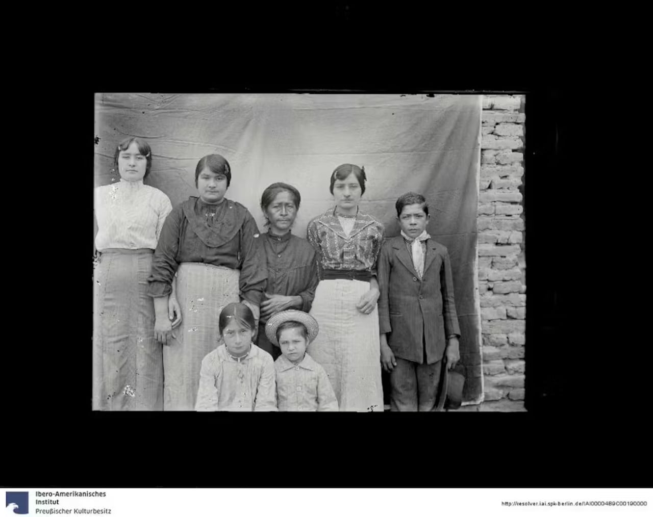 Imagen tomada por Robert Lehmann-Nitsche en Latinoamérica a principios del siglo XX. Instituto Ibero-Americano