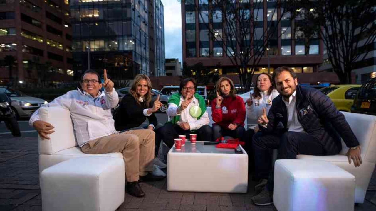 De izquierda a derecha: Jorge Rojas, María Andrea Nieto, Diego Cancino, Marisol Gómez, Ana Teresa Bernal y Andrés Forero.