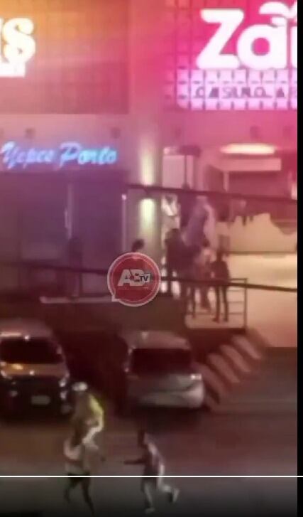 Las personas salieron corriendo del sitio huyendo de la trifulca