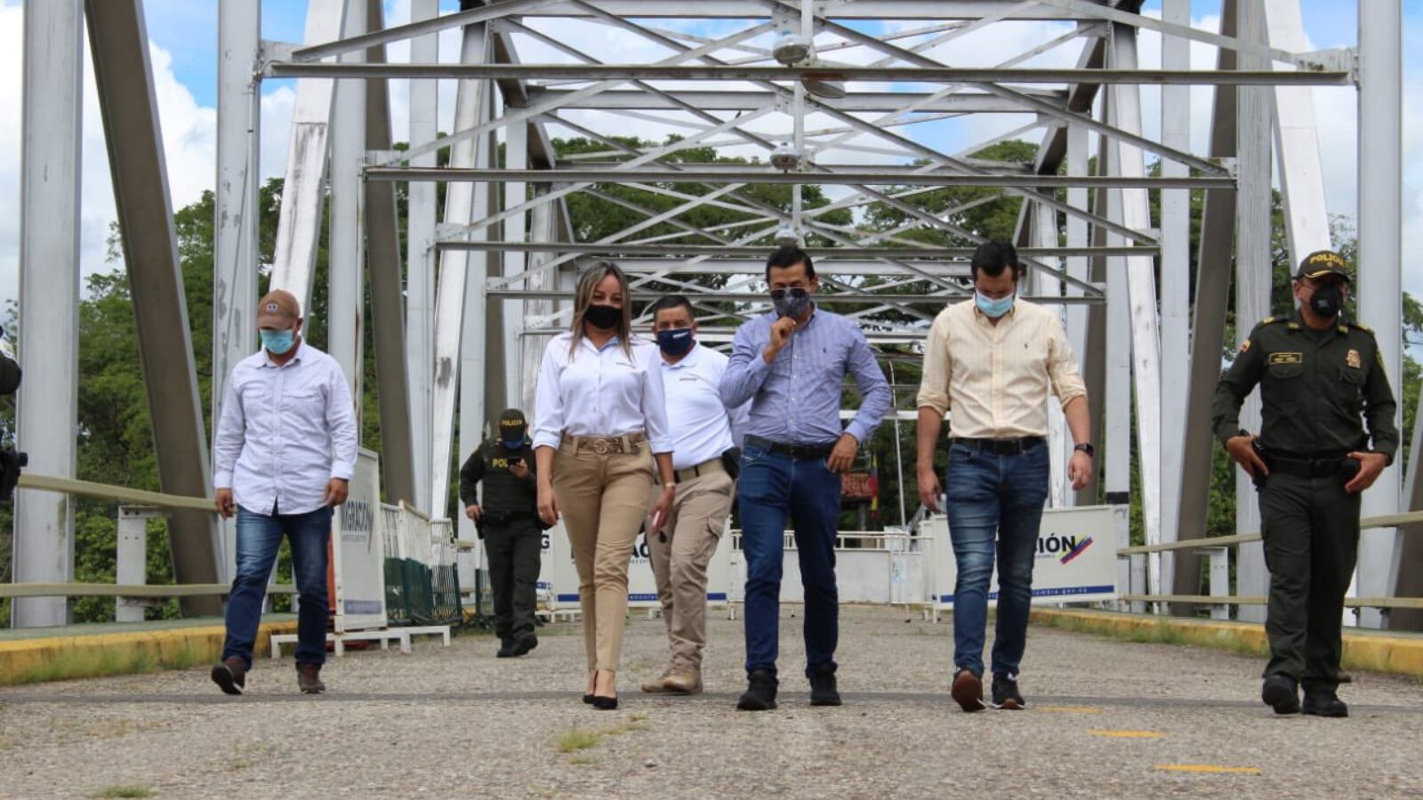 Las emergencias humanitarias y el retorno de migrantes quedan dentro de las excepciones del decreto.