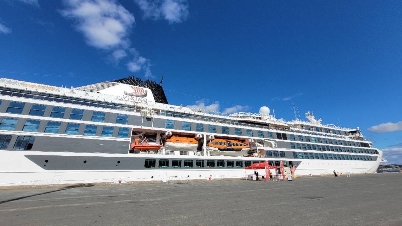 El “Viking Polaris” sufrió daños menores en el accidente y regresó la tarde del miércoles al puerto de Ushuaia