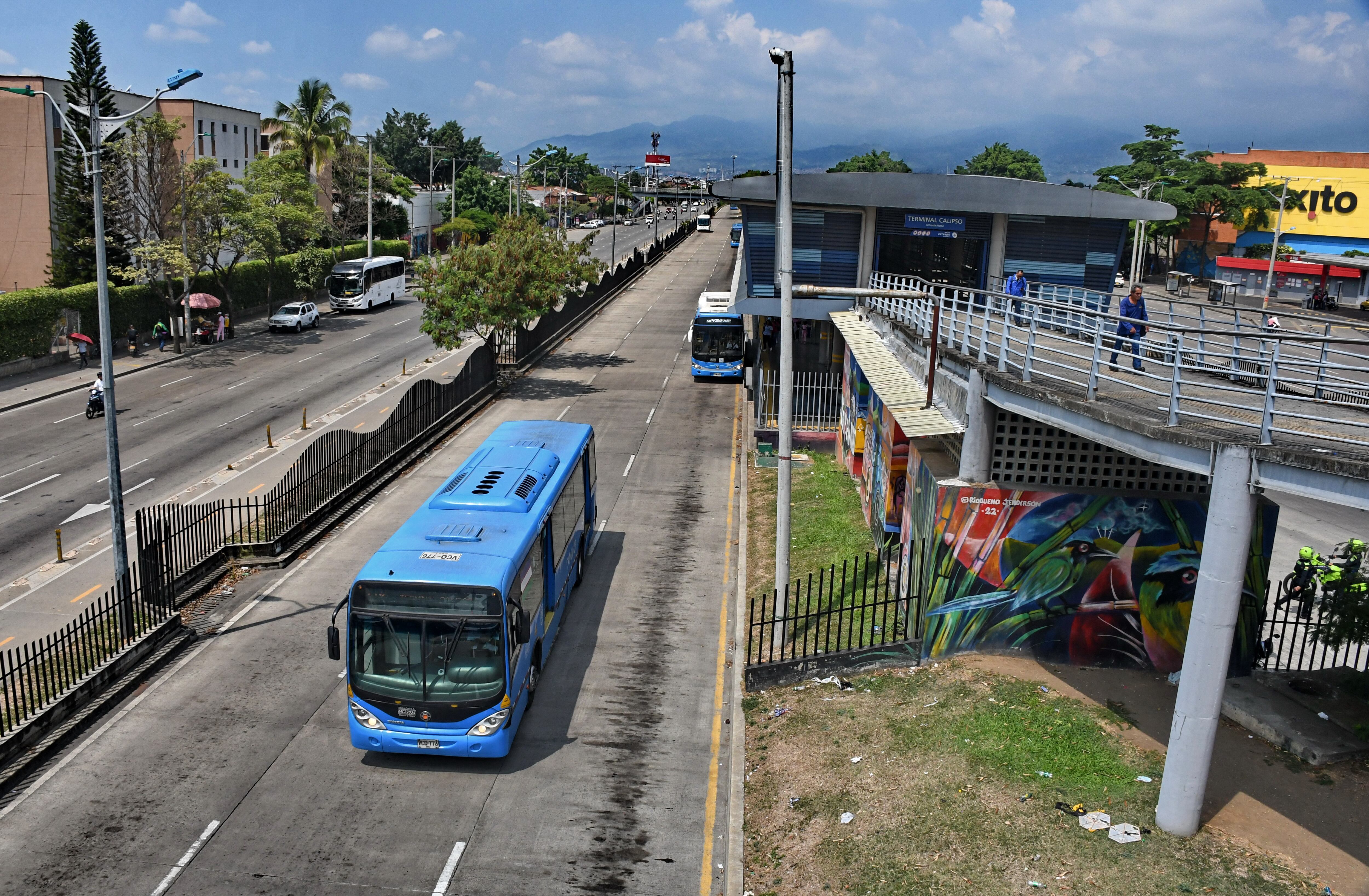 Cali: Troncal del oriente , estaciones del Mio. Foto José L Guzmán. EL País.