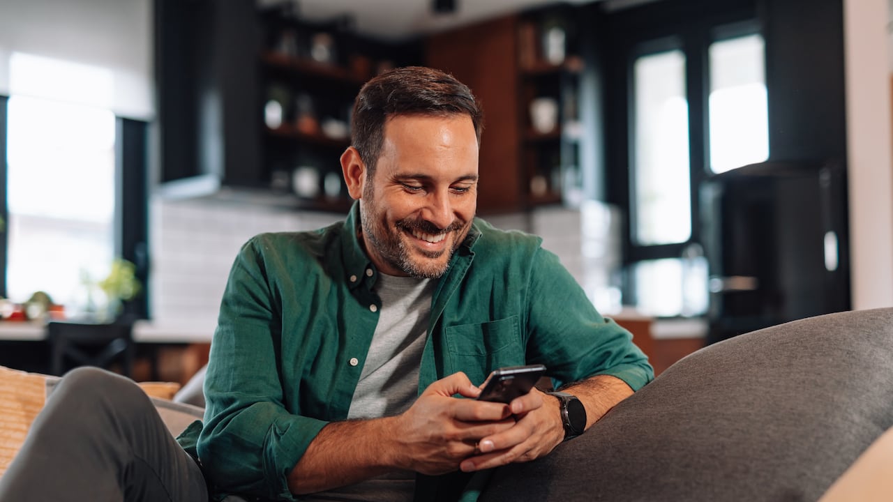 Los usuarios pueden ahorrar en dólares a través de la app del banco y con un par de clics.