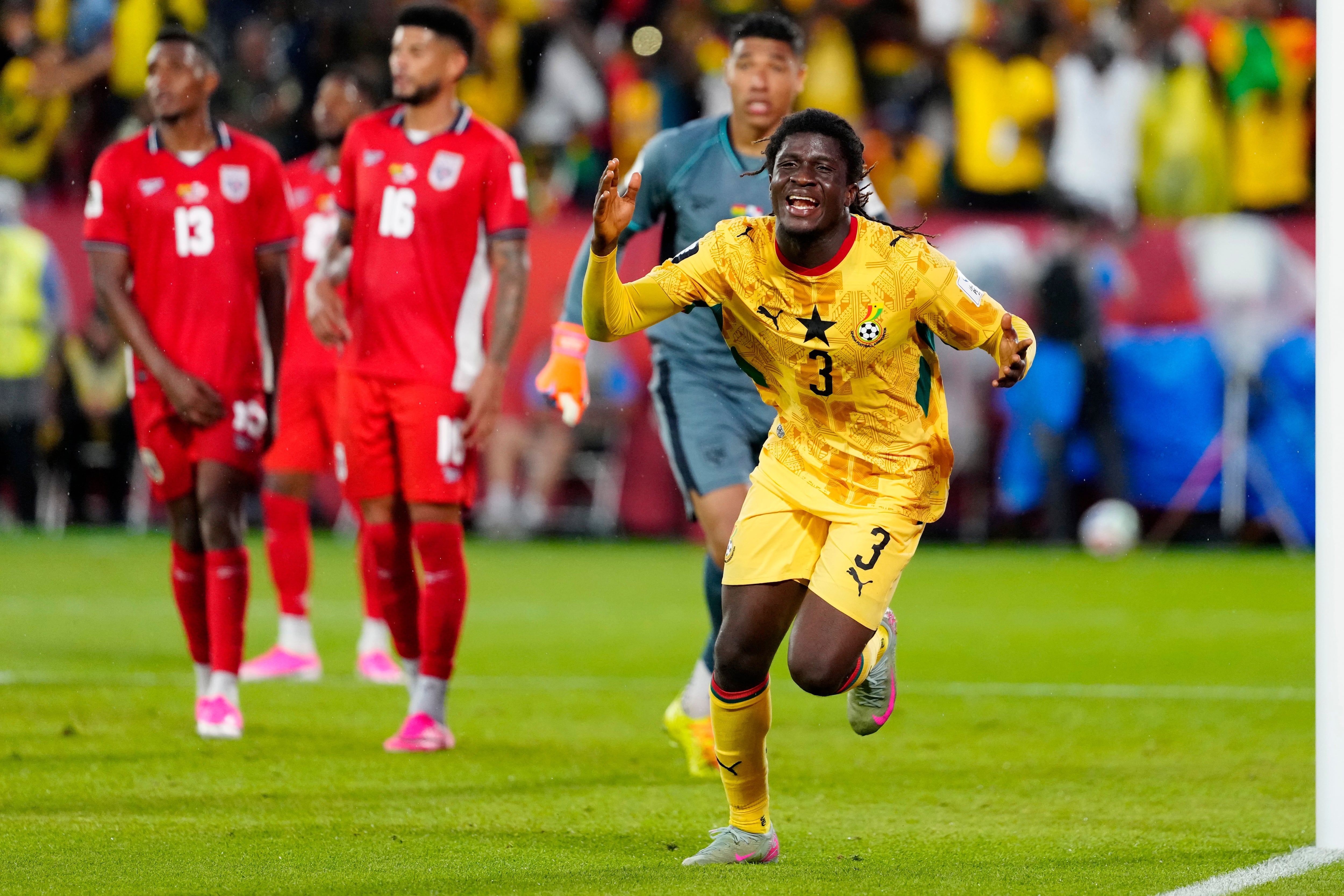 Caleb Yirenkyi celebrando el gol agónico de su selección de Ghana sobre Panamá.