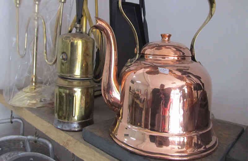 La orfebrería es un arte milenario que es rescatado por los Gitanos de Colombia, un grupo de hermanos que se dedican a ese arte en Bogotá desde hace 10 años. Fotografía vía: Vanessa López Suaza.