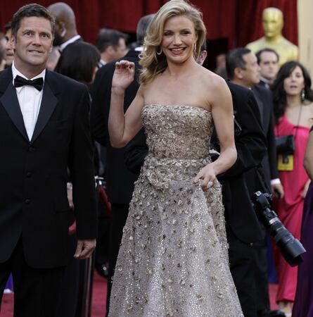 Cameron Diaz asegura que dormir en una habitación diferente a la de su esposo mantiene vivo su matrimonio.