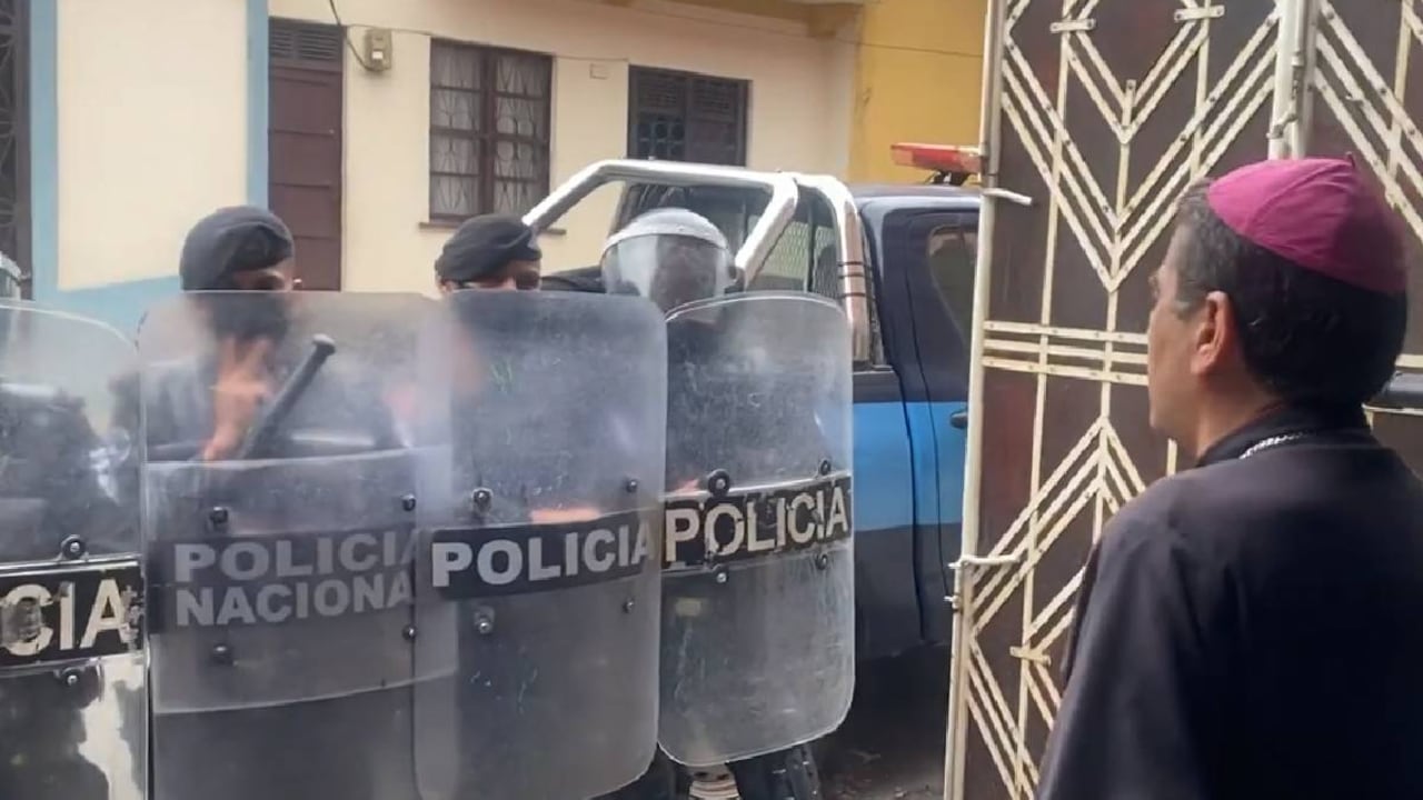 El sacerdote denunció que el régimen Ortega atenta contra la libertad religiosa.
