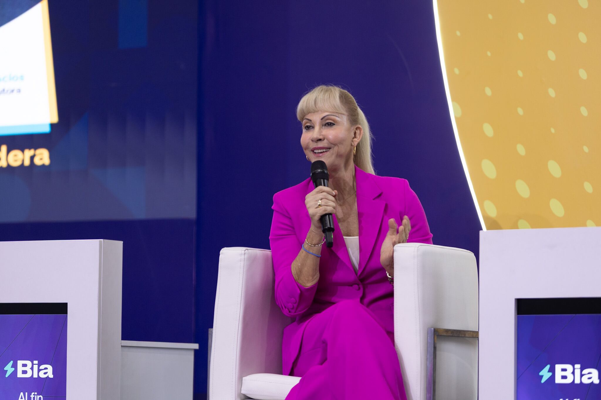Dilian Francisca Toro, Gobernadora del Valle del Cauca, participó en la conferencia de Andesco.