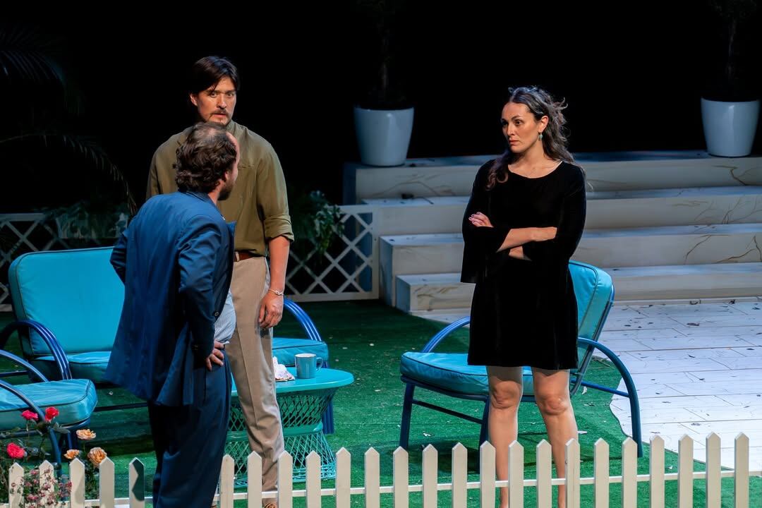 La puesta en escena de 'Todos eran mis hijos' de Arthur Miller dirigida por Manuel Orjuela, está basada en el contexto colombiano de finales del siglo XX, marcado por la violencia política y la lucha contra el narcotráfico y la corrupción. Foto: Miltón César / cortesía Teatro Libre