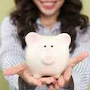¿Guarda sus ahorros en una alcancía de cerdo rosa? (iStock Images)