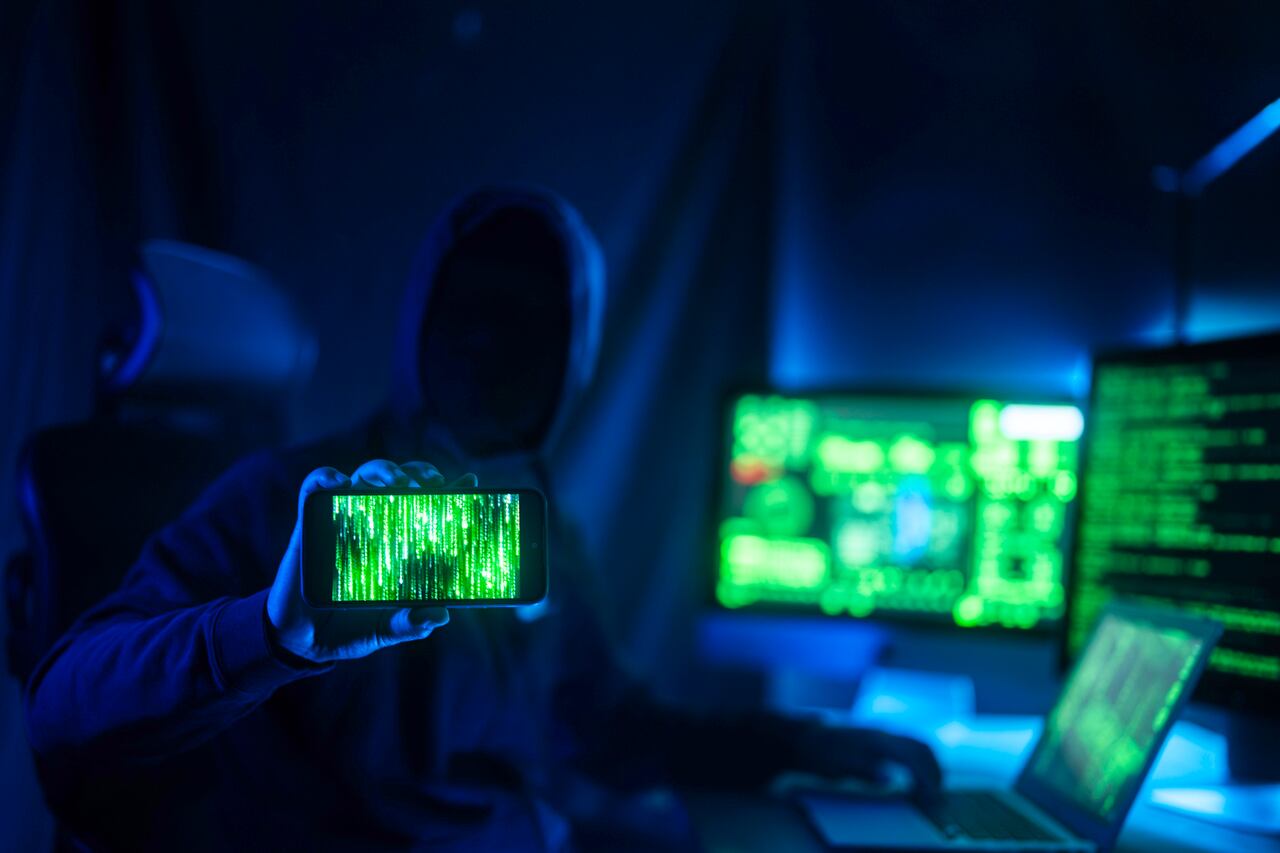 Expertos alertan sobre el riesgo de mantener activados el GPS y el Bluetooth en lugares públicos.