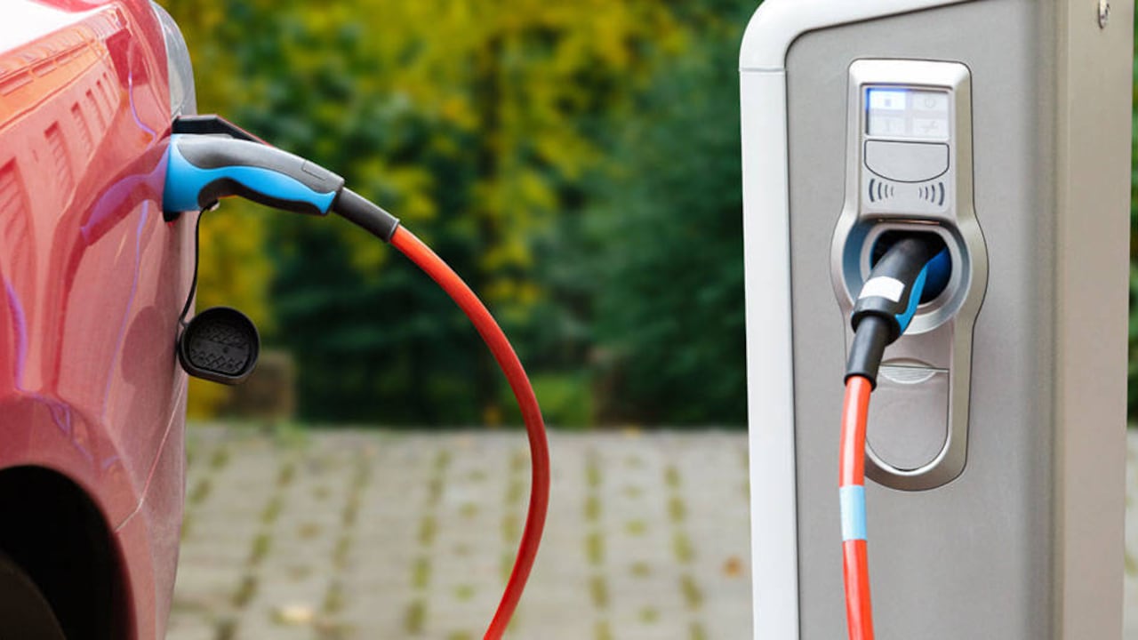 Importación de vehículos eléctricos no tendrá impuestos por dos años más