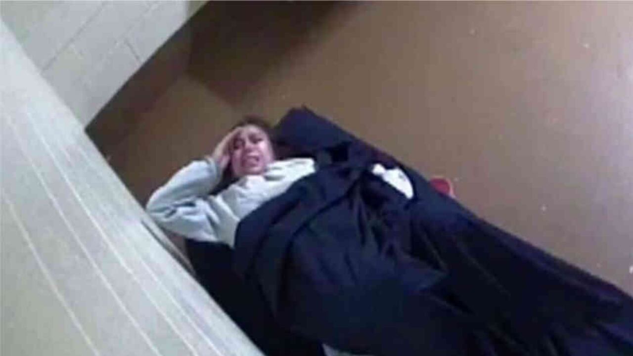 Diana no recibió atención oportuna y lidió con el nacimiento de su hijo sola.