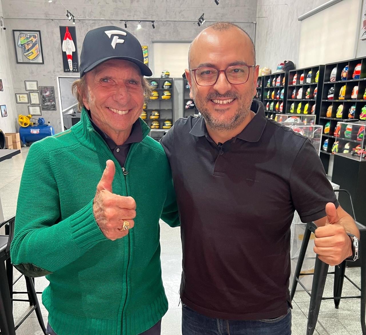 Henry Bonilla junto a Emerson Fitipaldi.