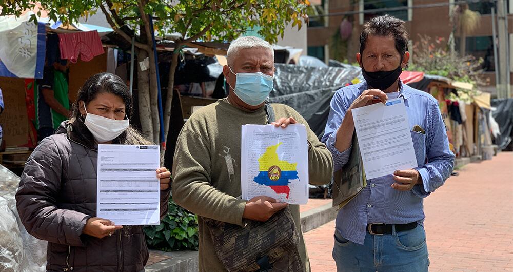 Los desplazados de la calle 94 aseguran tener documentos que los acreditan como víctimas de la violencia y por ello tienen derecho a una reparación integral. nadie les ha brindado ayuda alguna.