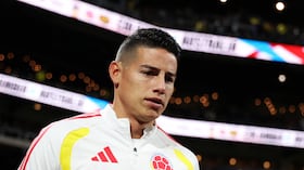 NEW YORK, NEW YORK - NOVEMBER 18: James Rodriguez of Colombia enters the pitch to warm up prior to the International Friendly match between Colombia and Australia at Citi Field on November 18, 2025 in New York City. Jordan Bank/Getty Images/AFP (Photo by Jordan Bank / GETTY IMAGES NORTH AMERICA / Getty Images via AFP)