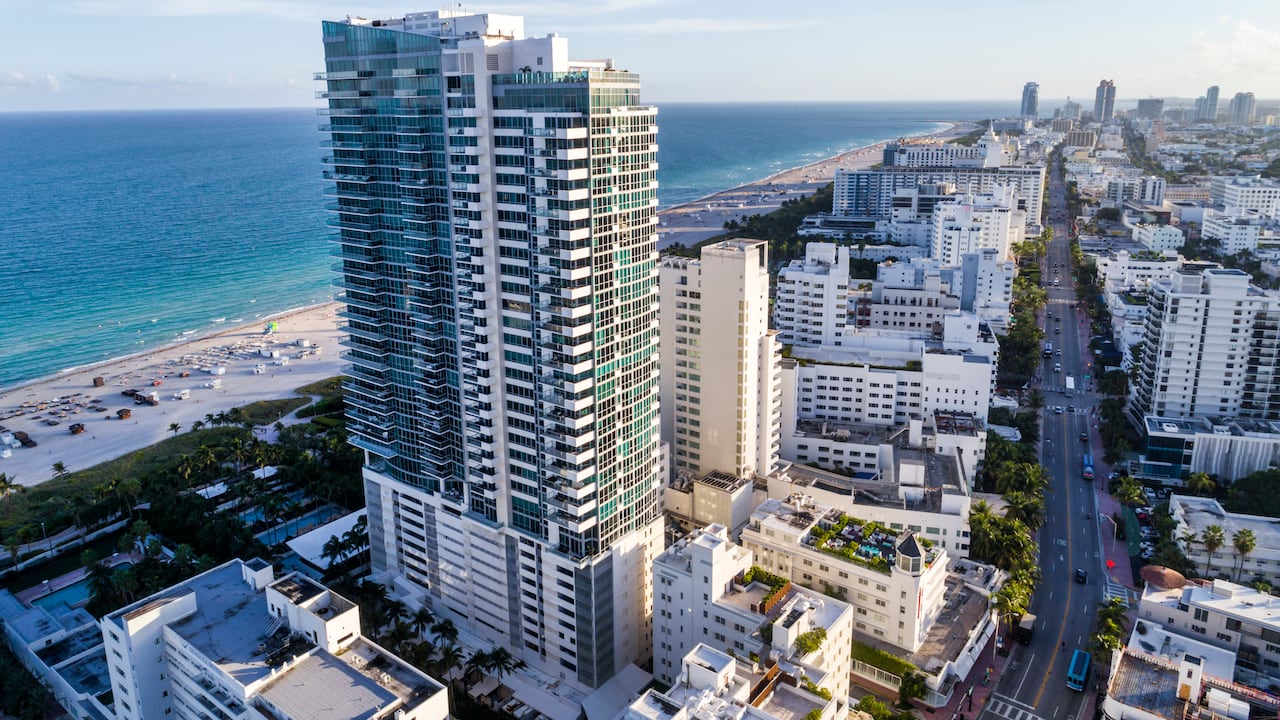 hotel Setai Miami Beach y Collins Avenue.