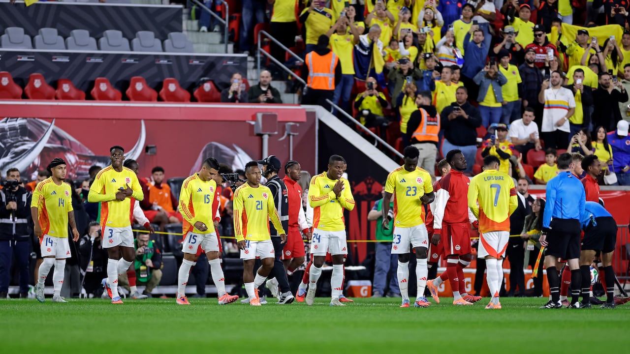 Selección Colombia entrando a disputar el amistoso vs. Canadá