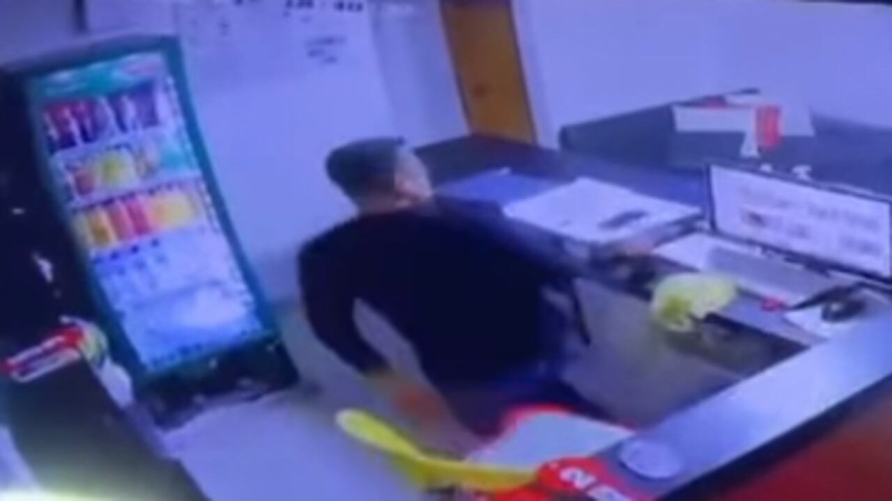 Un Policía que estaba de civil y quien era víctima de un atraco dio muerte a un delincuente que se encontraba de permiso de una cárcel del Meta.