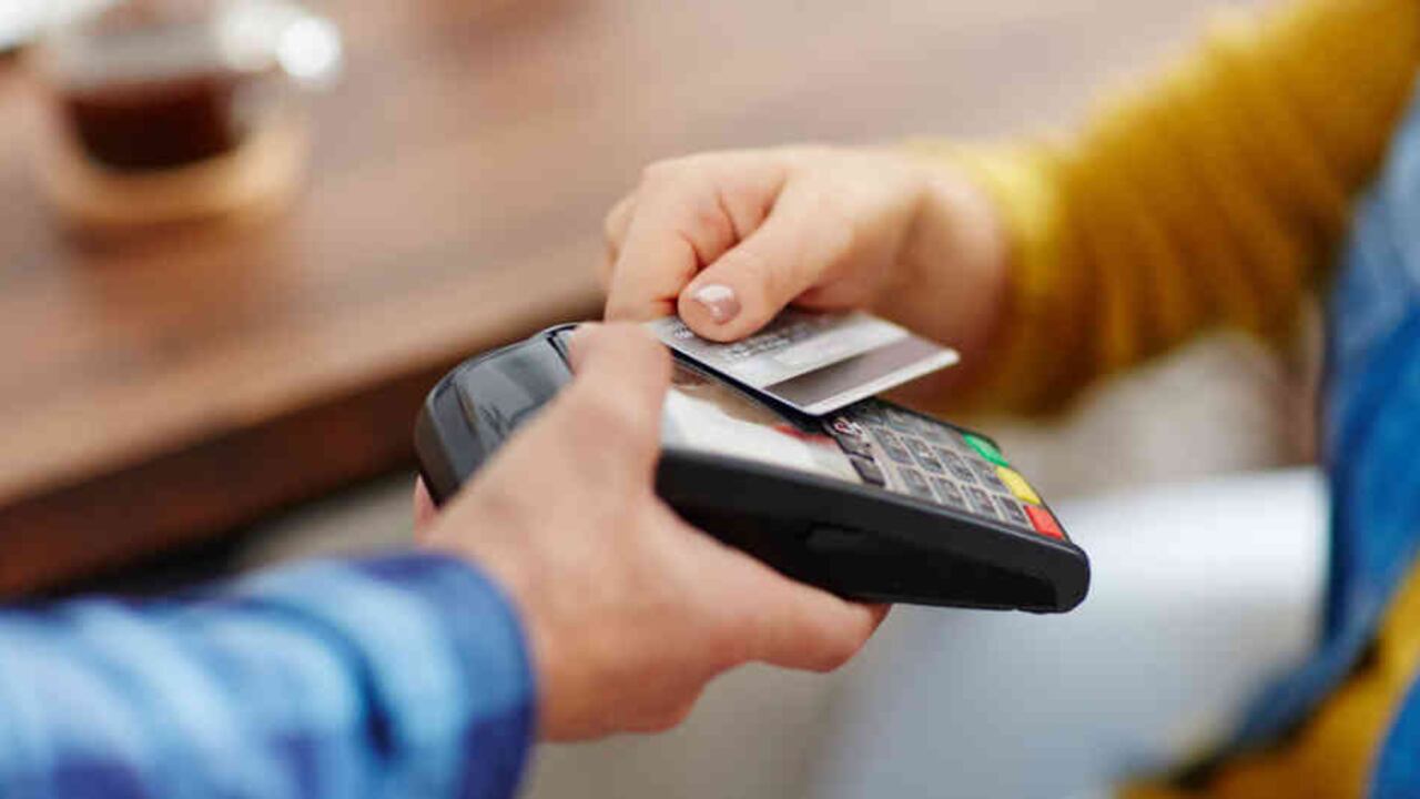 Una de cada diez mujeres colombianas está plenamente incluida en el sistema financiero.