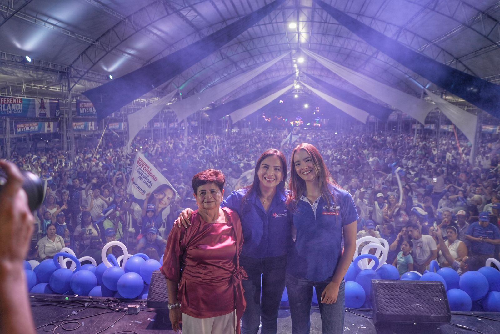 Miyerlandi Torres en su cierre de campaña