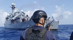 Unidades de la Armada iniciaron operaciones de búsqueda y rescate en el mar Caribe, de, al menos, 17 migrantes ilegales, quienes al parecer habrían abordado una embarcación ilegal, en la que pretendían llegar a Centroamérica.