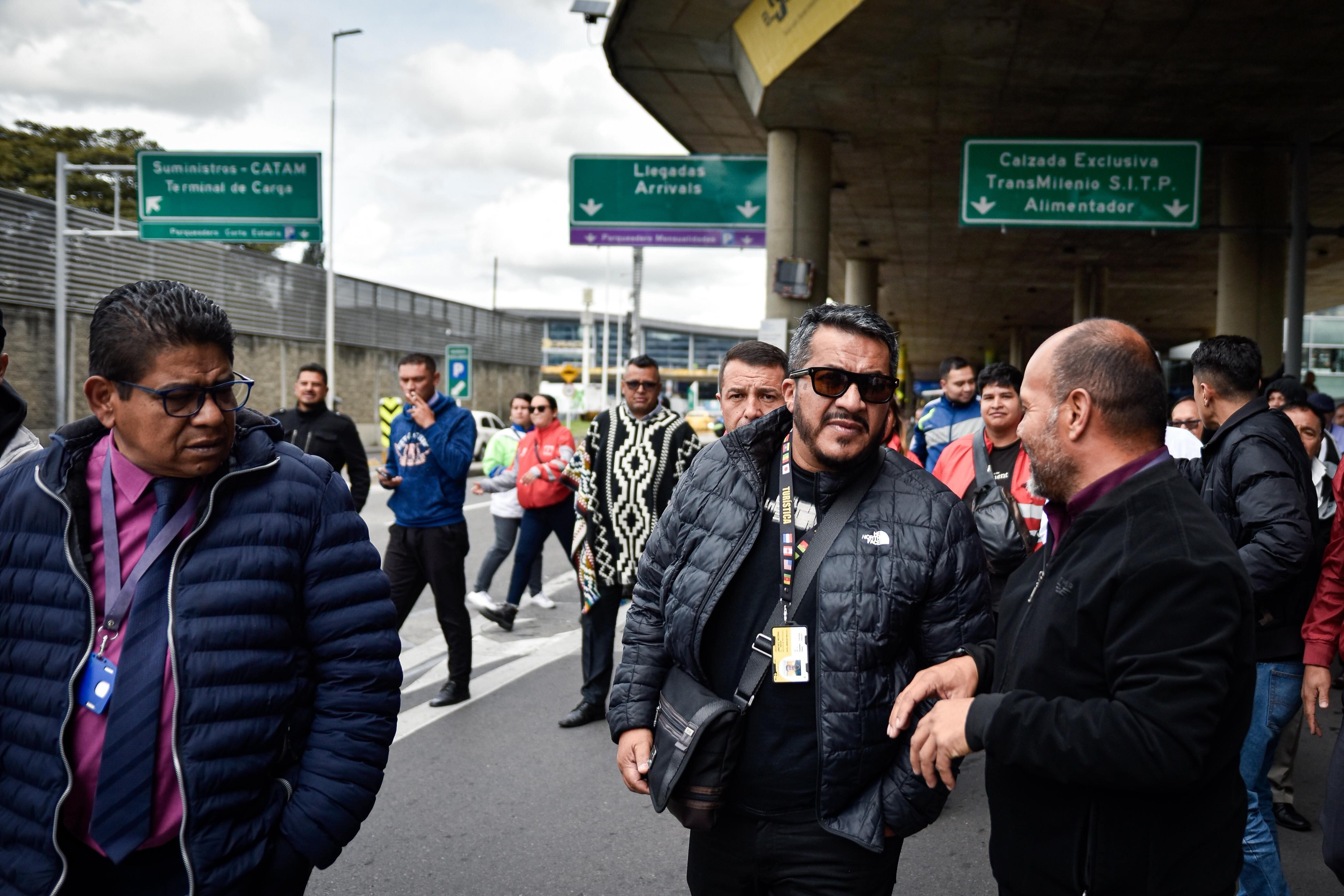 El gremio de taxistas del Aeropuerto Internacional El Dorado