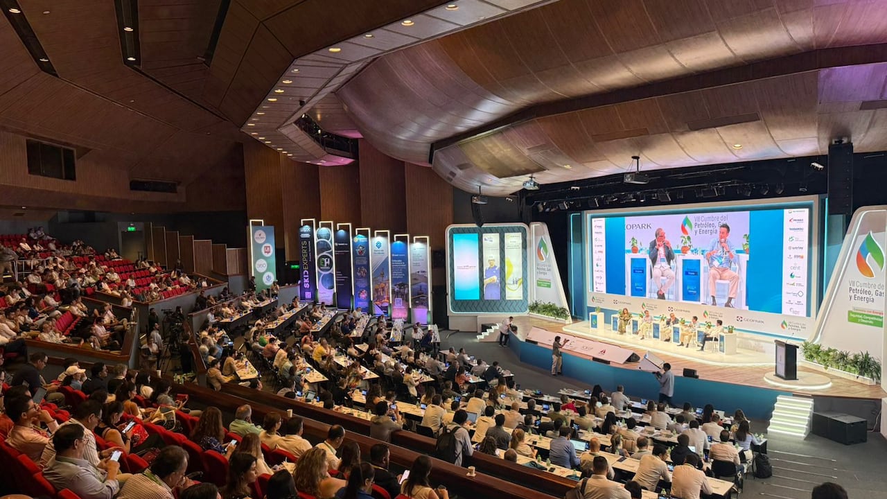 Los principales actores del sector energético dieron cierre a la Cumbre del Petróleo, Gas y Energía.