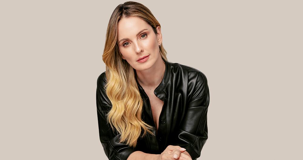 Claudia Bahamón lidera varias iniciativas, entre ellas, BeCla y Conexión Océano. También un sello de  moda sostenible para las empresas de esta industria.