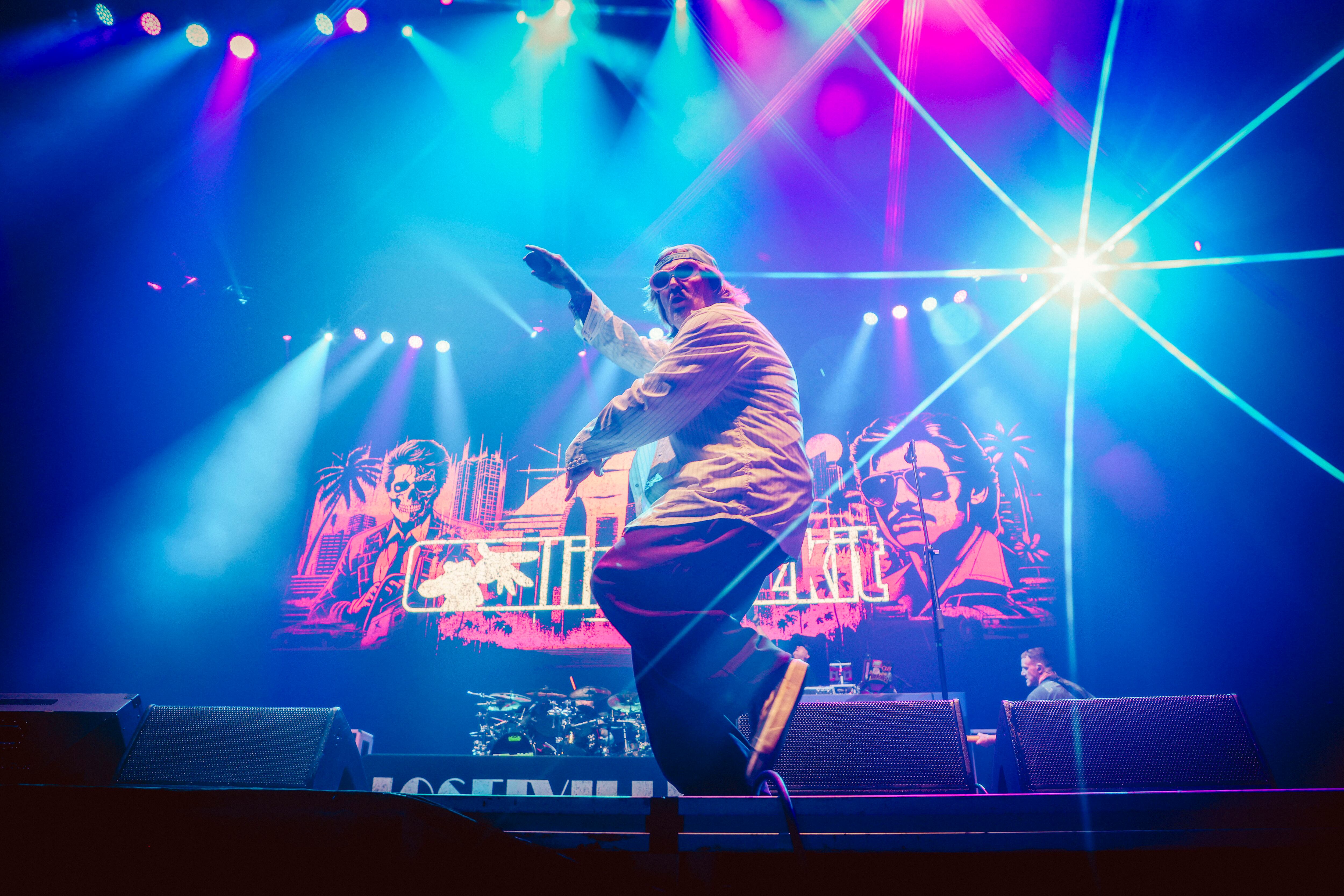 Limp Bizkit cierra Loserville en el MedPlus de Bogotá (dic 5, 2025).