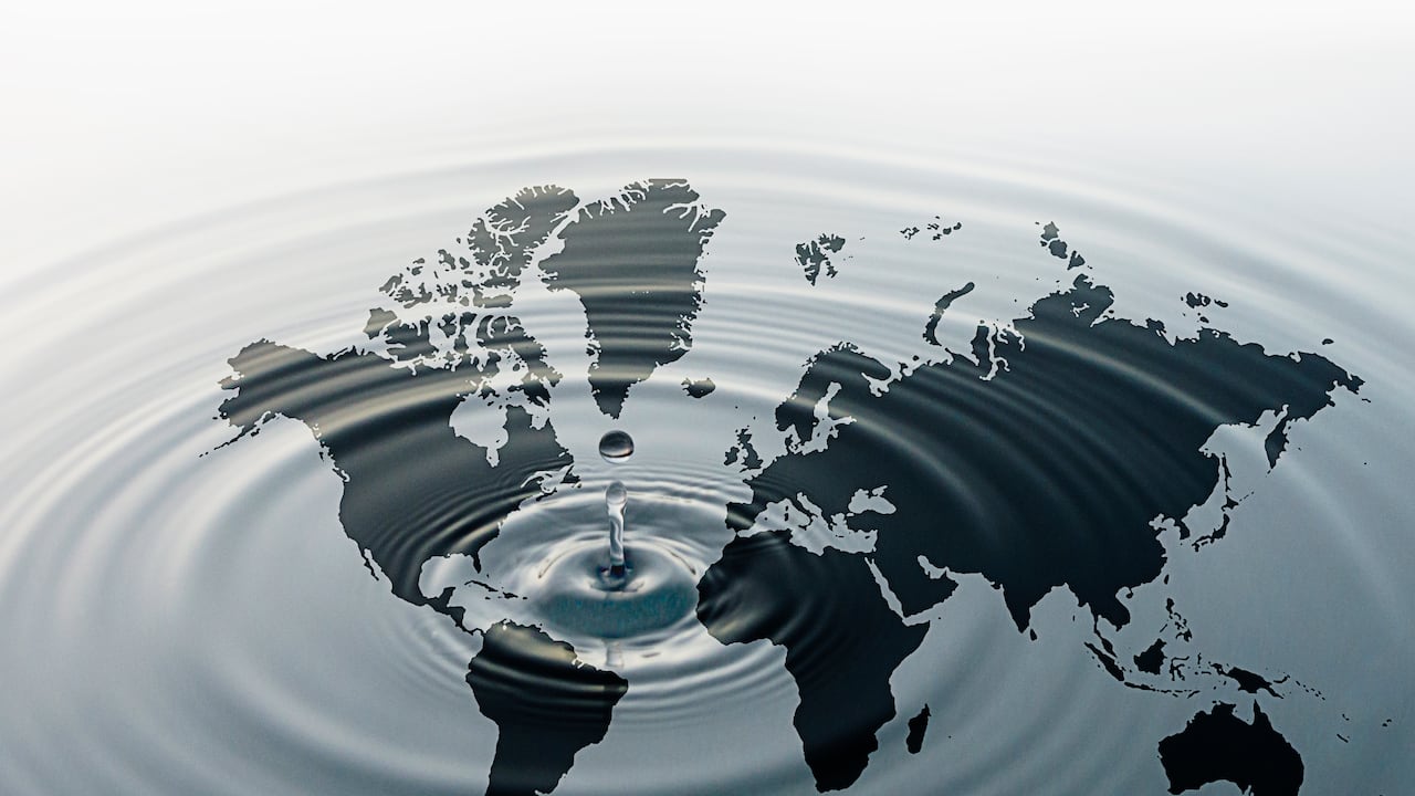 Bogotá tiene racionamiento de agua por sequía en los embalses.