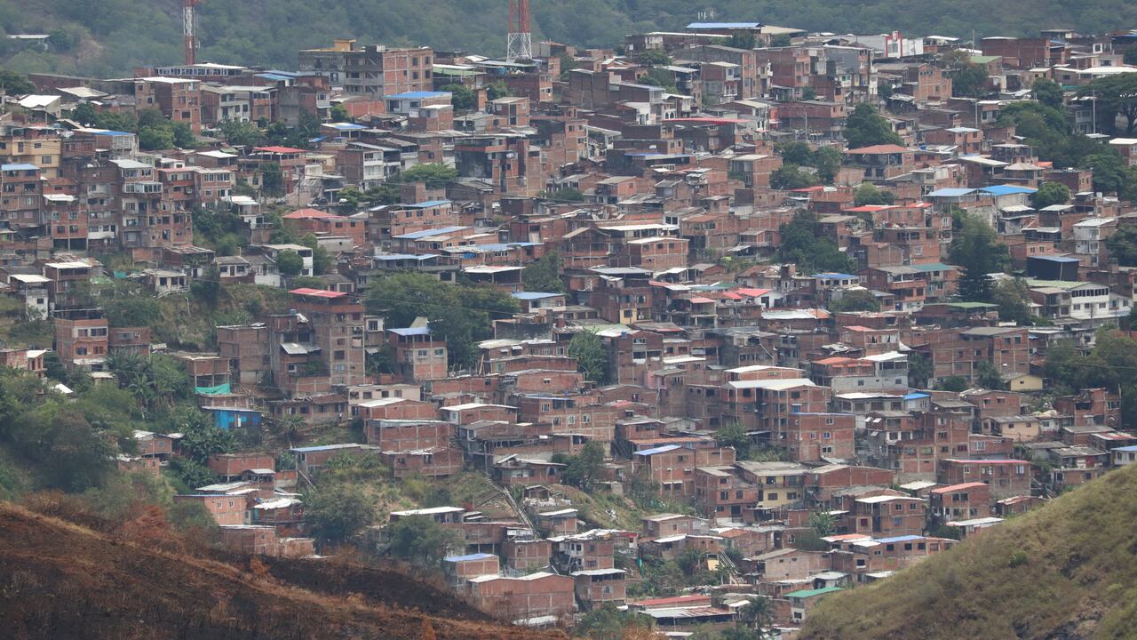Tanto la comunidad, como vecinos de otras veredas, trasladan hasta el momento algunos heridos para el hospital del municipio,.