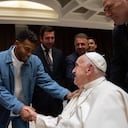 Tostao se presentó y le rapeó al Papa Francisco.