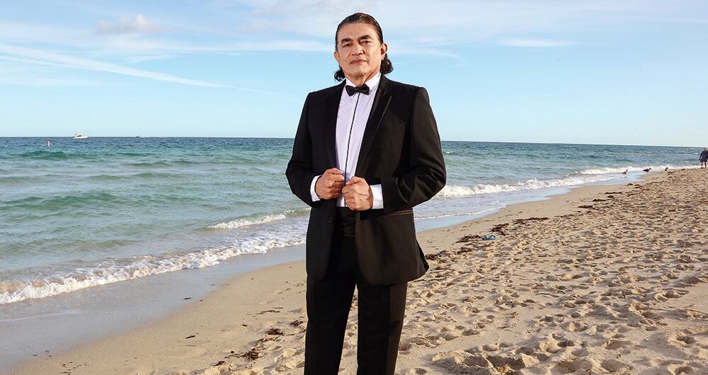   “Mucha gente llega a la política a hacer negocios. Obviamente, los que no llegamos a hacer eso somos incómodos”.