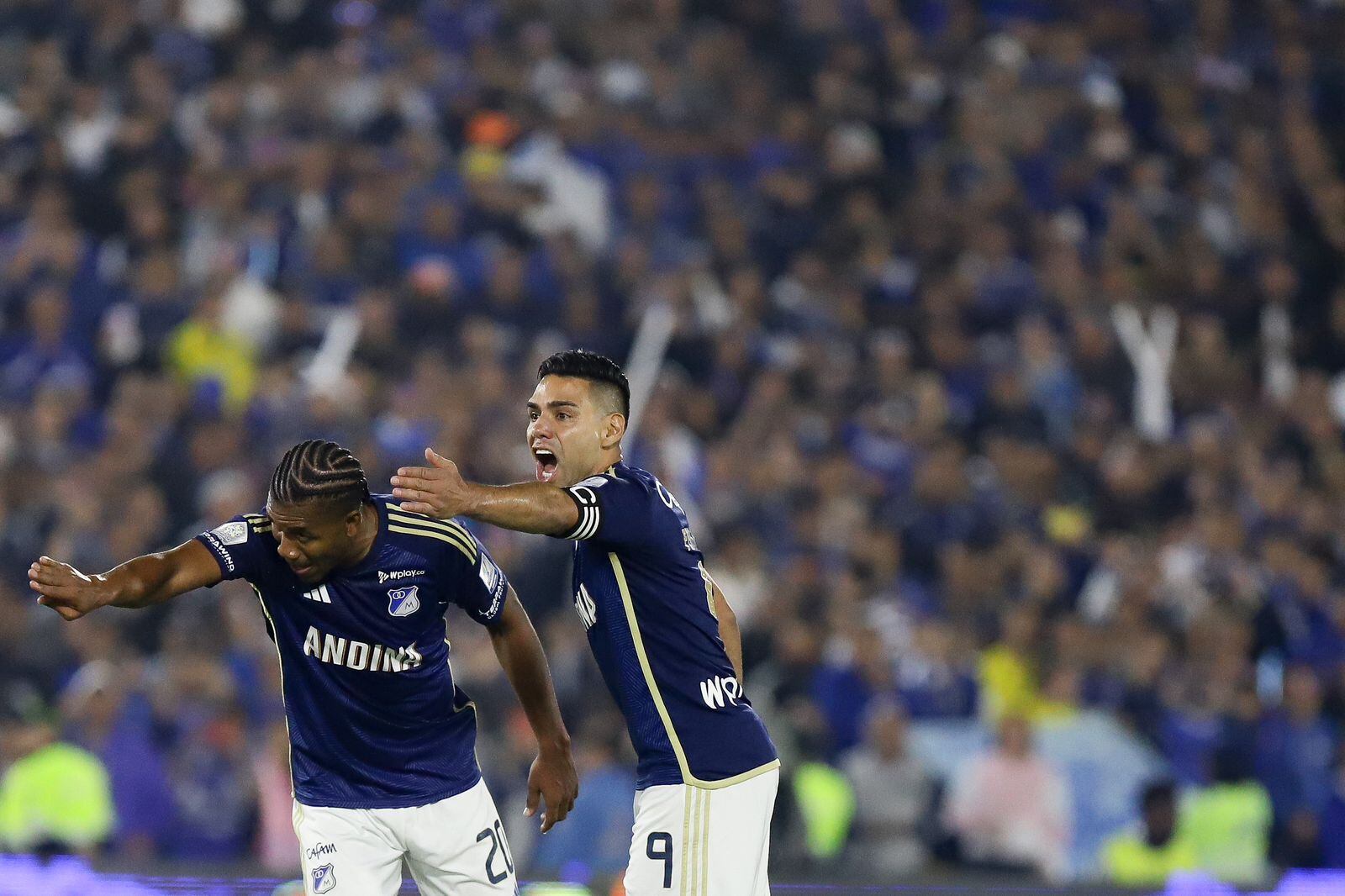 Millonarios enfrenta a Independiente Santa Fe, por encuentro válido de la Liga BetPlay II 2024 de la fecha 5 de cuadrangulares del grupo A, en el estadio Nemesio Camacho El Campin.