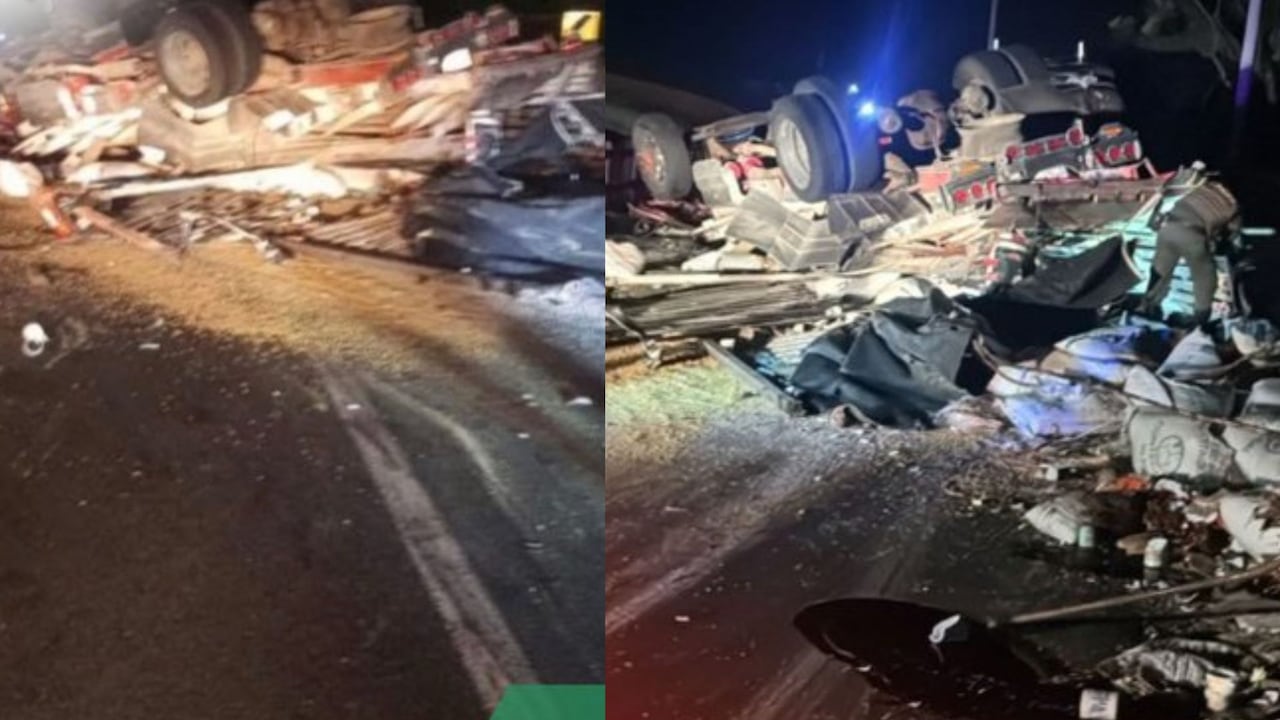 Operarios y autoridades de tránsito trabajan en la remoción de vehículos tras el accidente múltiple que mantiene restricciones en la vía hacia Santa Fe de Antioquia, donde la movilidad aún es lenta.