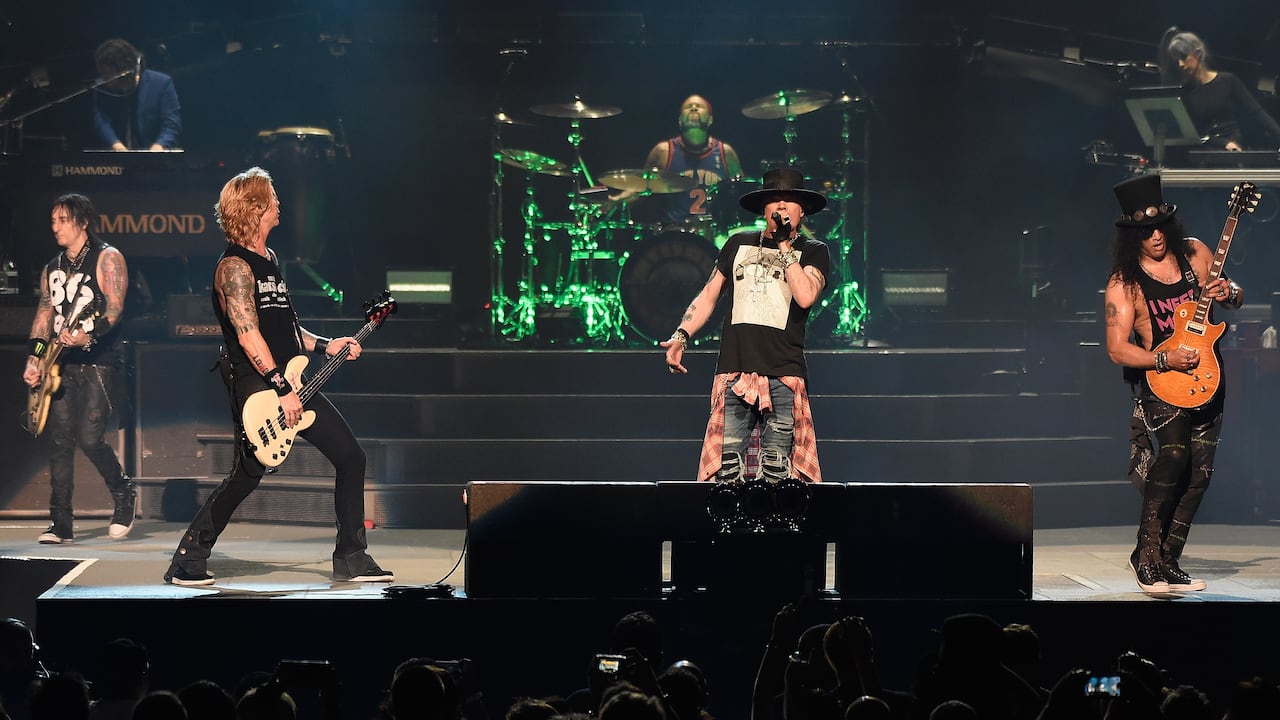 También está por confirmarse el recital de Guns N' Roses en Bogotá.