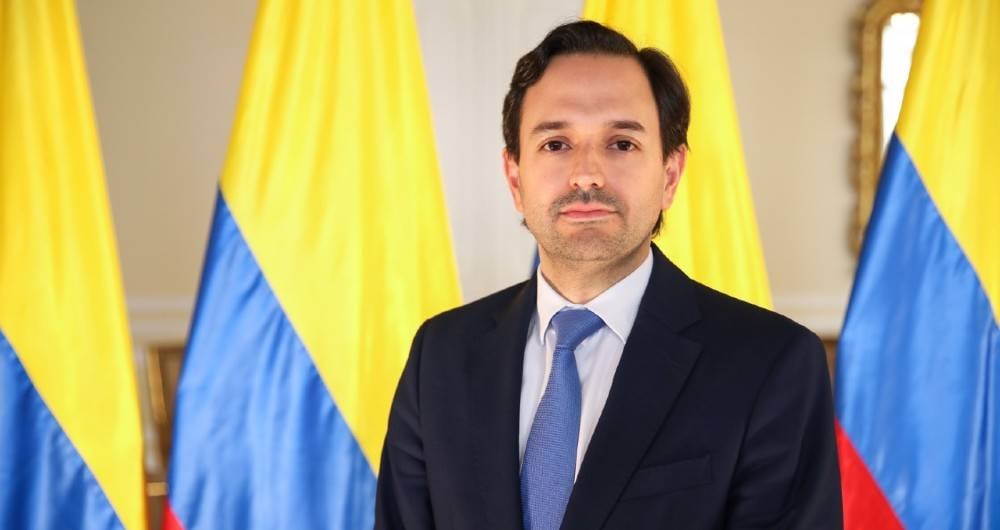Diego Mesa se posesionó como nuevo ministro de Minas y Energía
