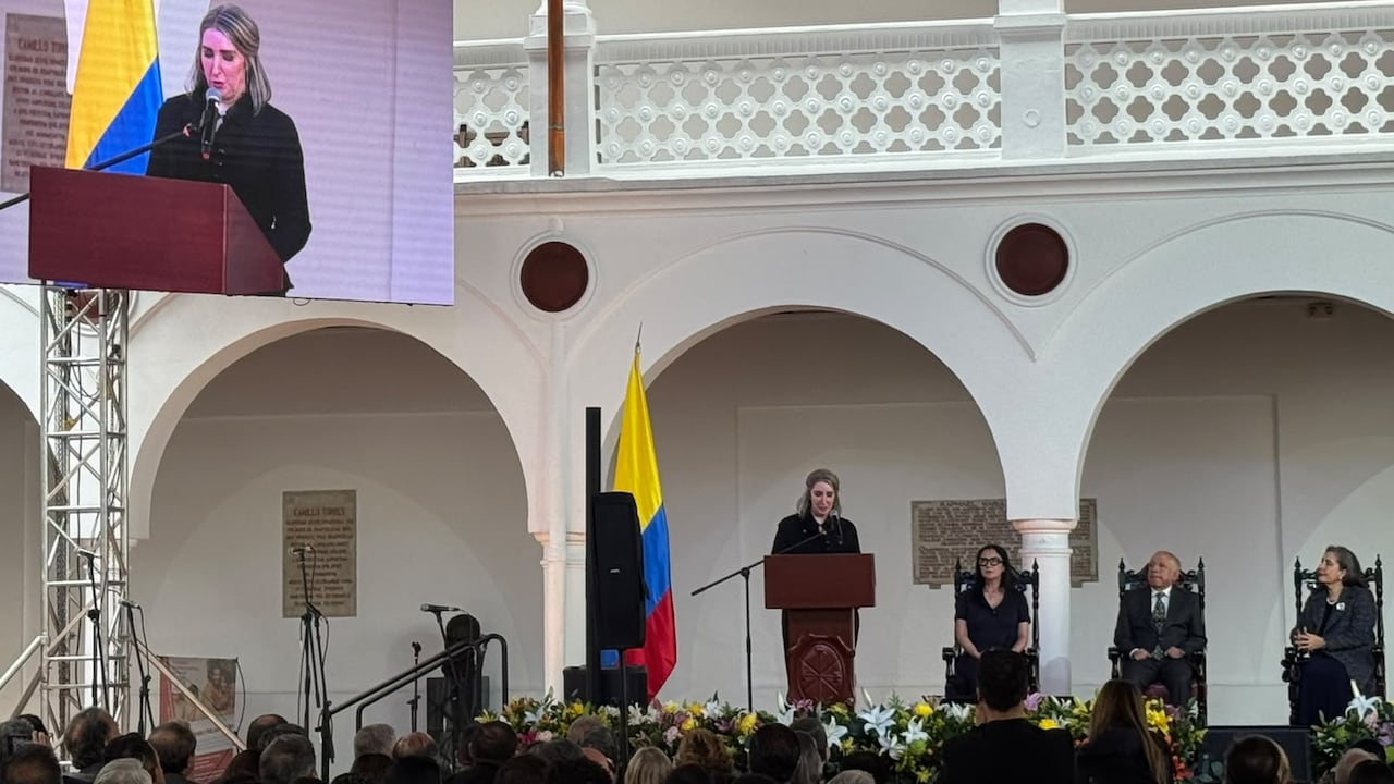 Se posesiona la nueva rectora de la Universidad del Rosario.