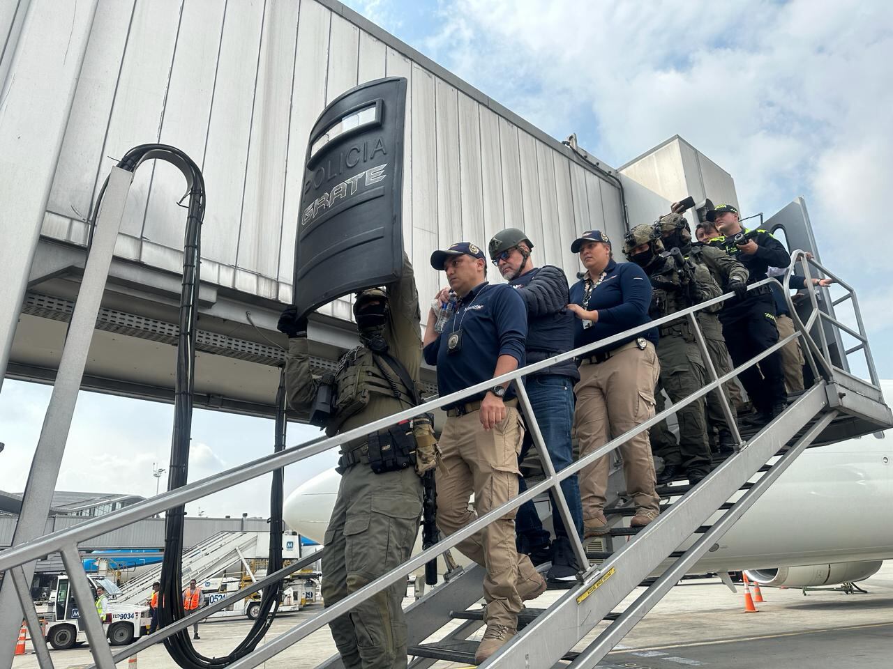 SALVATORE MANCUSO LLEGÓ A COLOMBIA
