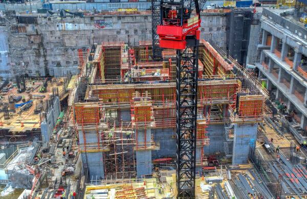 10 de agosto de 2011. Los trabajos avanzaban en la Torre Tres. En total se planean cinco edificaciones en el complejo.