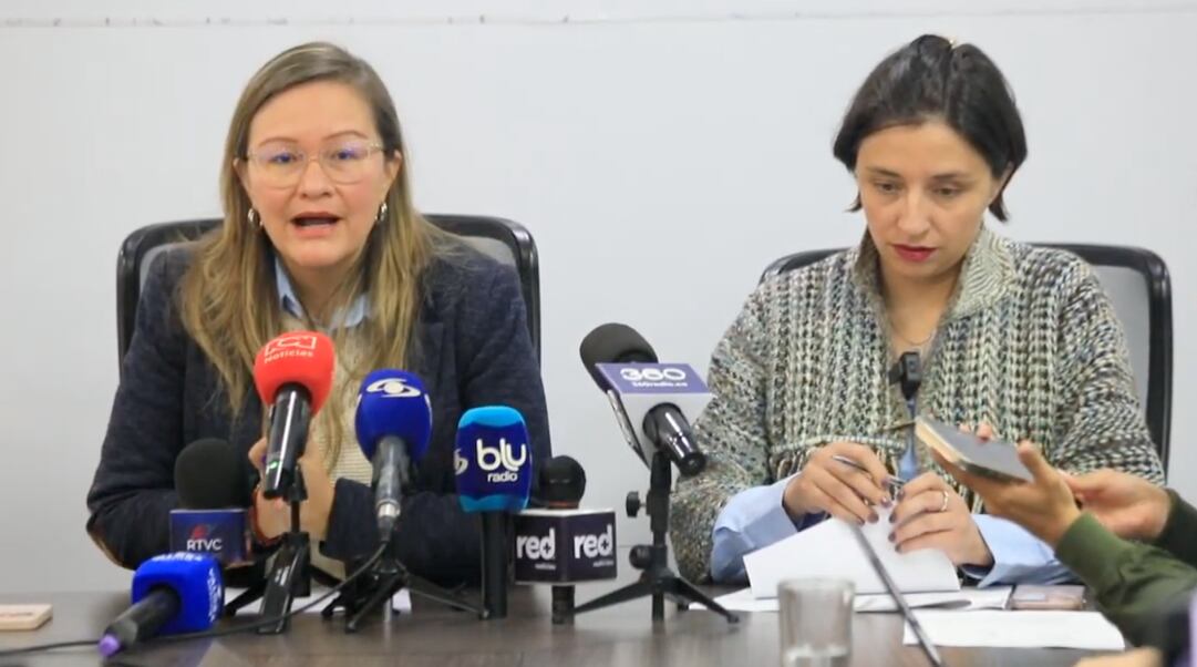 Ministra de Comercio (e), Cielo Rusinque, y  Martha Viviana Carvajalino, ministra de Agricultura.