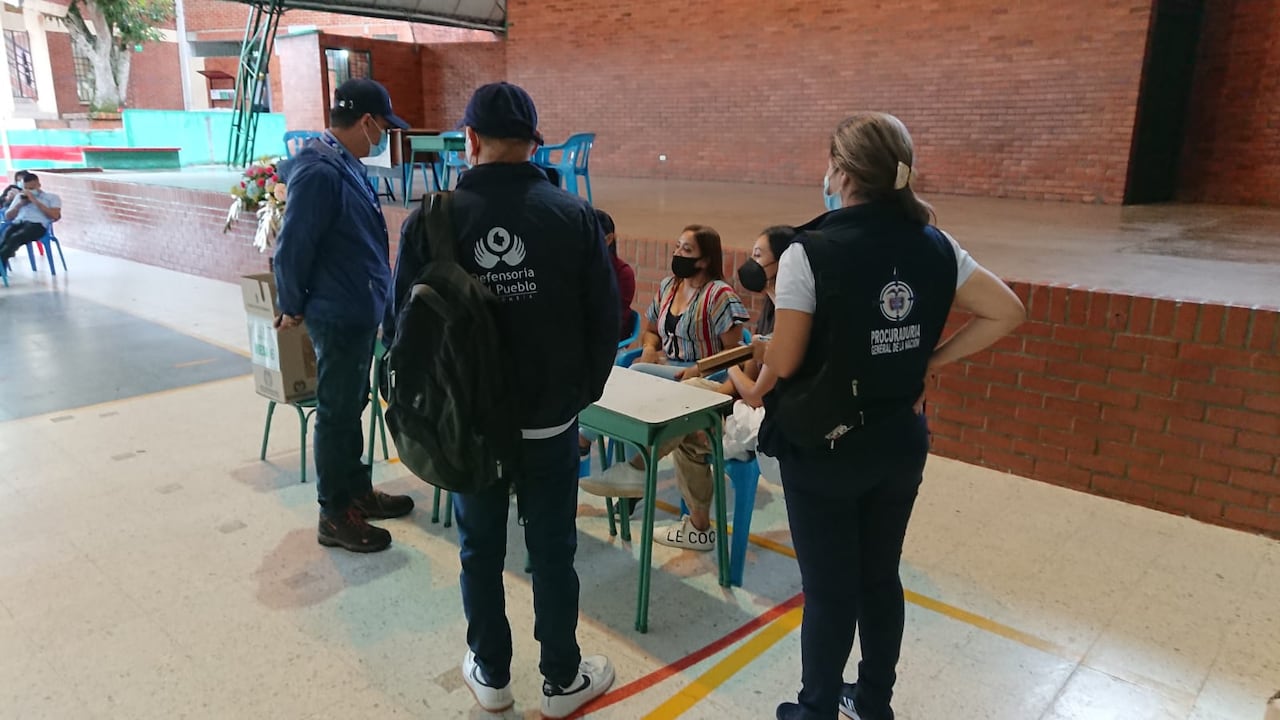 Funcionarios de la Defensoría del Pueblo fueron dispuestos para servir de garantes en elecciones de Consejos de Juventud en todo el país.